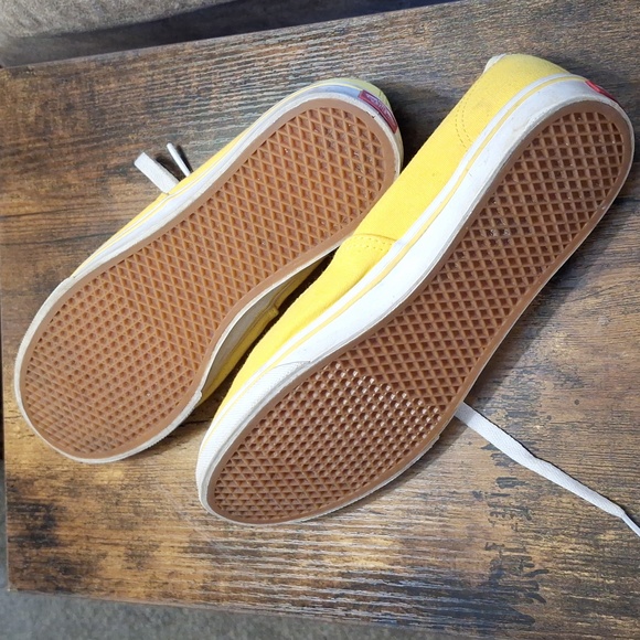 Barely worn vans - Picture 3 of 4